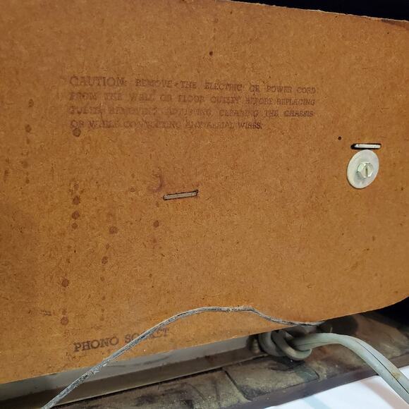 Vintage Radio - Still Hotter Than Your Tinder Date - Picture 3 of 12